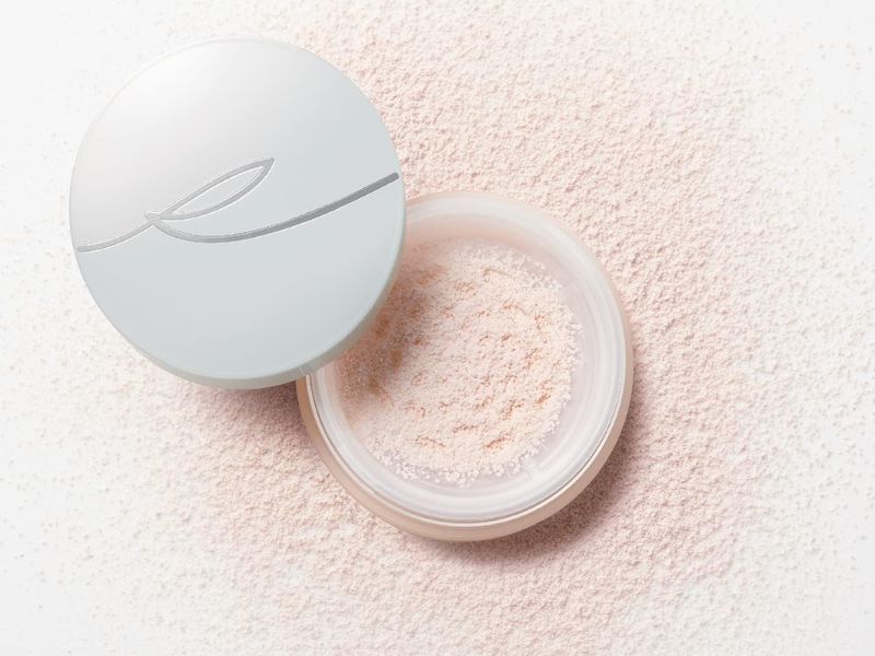 RMK Airy Touch Finishing Powder